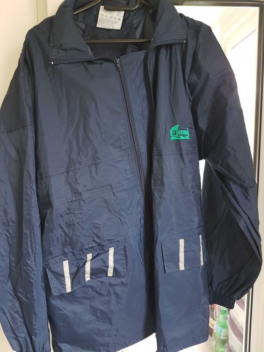 Продавам две мъжки якета