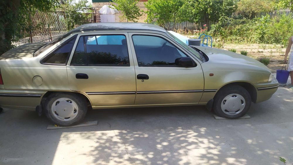Машина NEXIA1 2005 годах