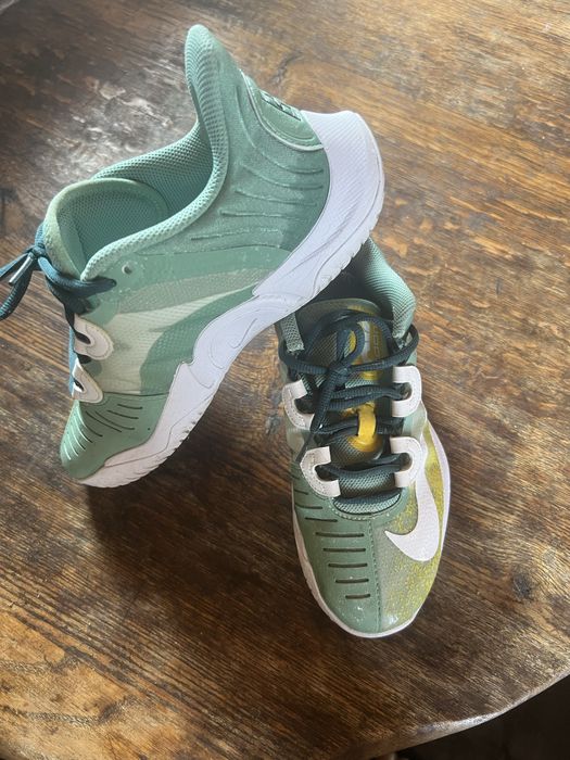 Маратонки NIKE-зелено и жълто