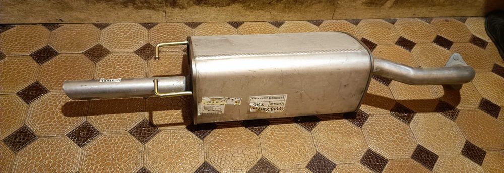 Продавам оригинално задно гърне за Daewoo Leganza