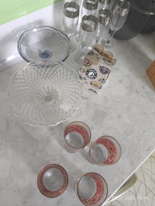 Бокалы ,стаканы,фруктовница