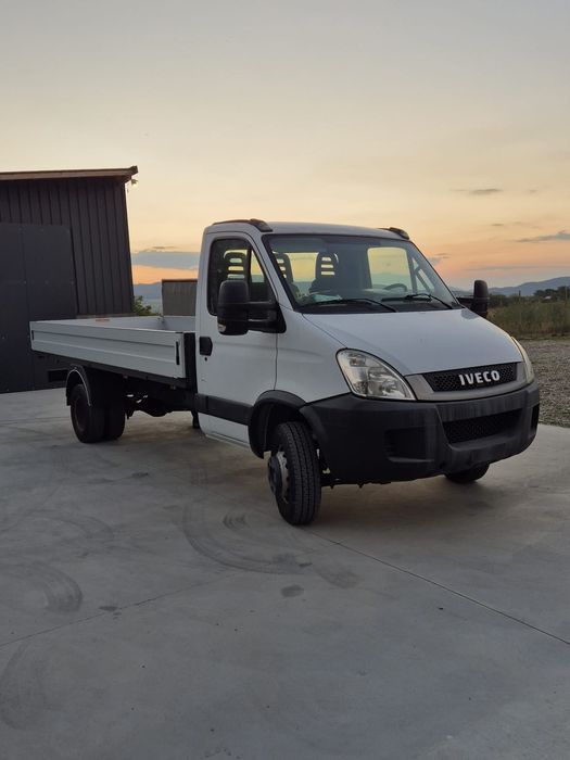Vând Iveco Daily 70c18-DETARAT 3,5 TONE-se conduce cu cat B