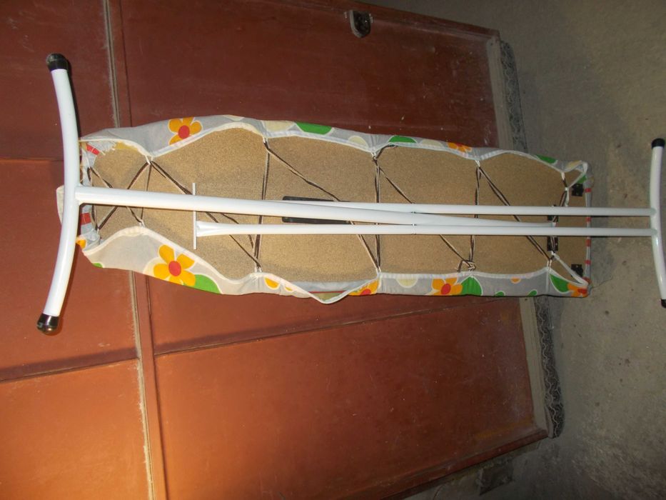 Дъскаи за гладене със стойка,сгъваеми ,2 броя