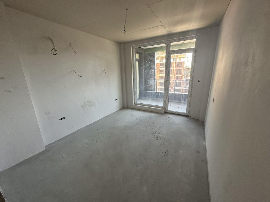 Продава се Тристаен апартамент в Бургас, Изгрев - 108 кв.м за 1343 €/кв.м - Снимка #1