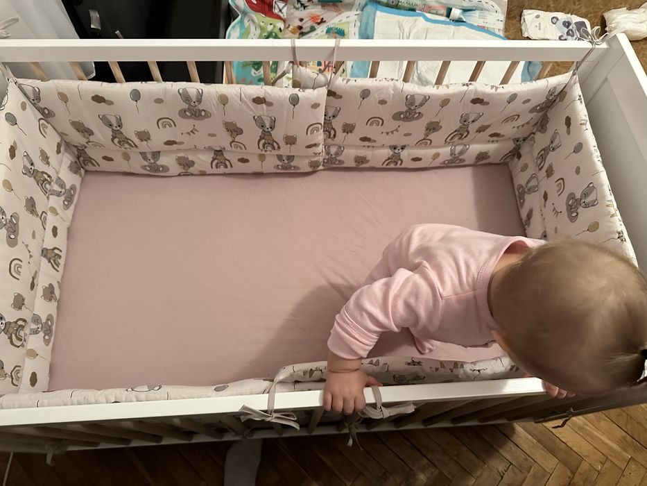 Patut de lemn bebelusi