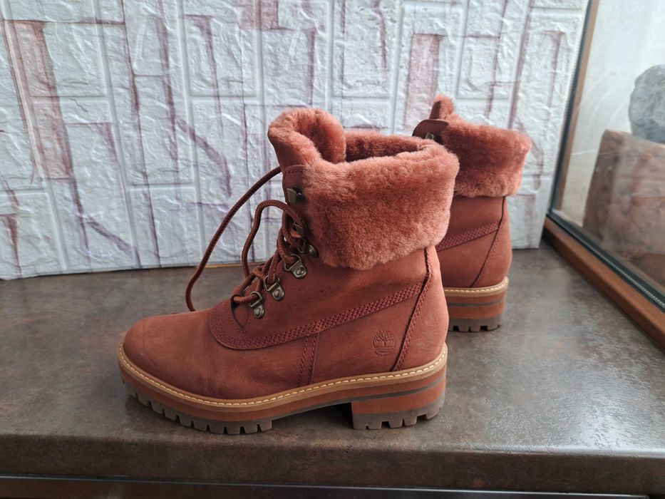 дамски зимни обувки,боти,кубинки,ном37,5,Timberland