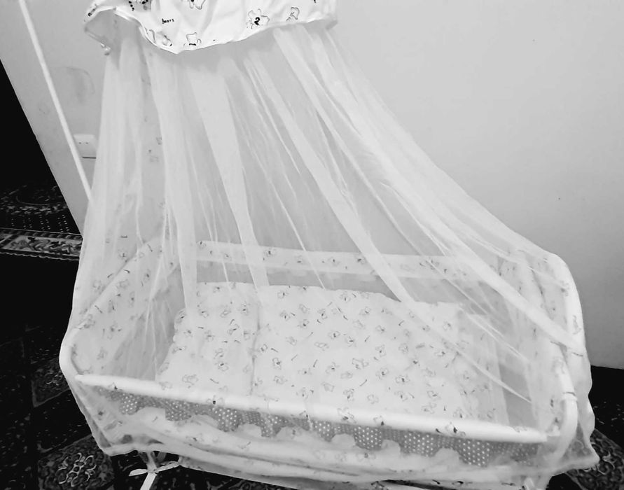 Беланчак сотилади. Детское качеля продаётся.