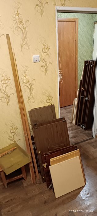Отдам доски и двери  на дрова