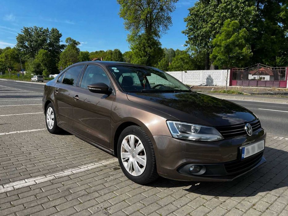 VOLKSWAGEN Jetta 2011