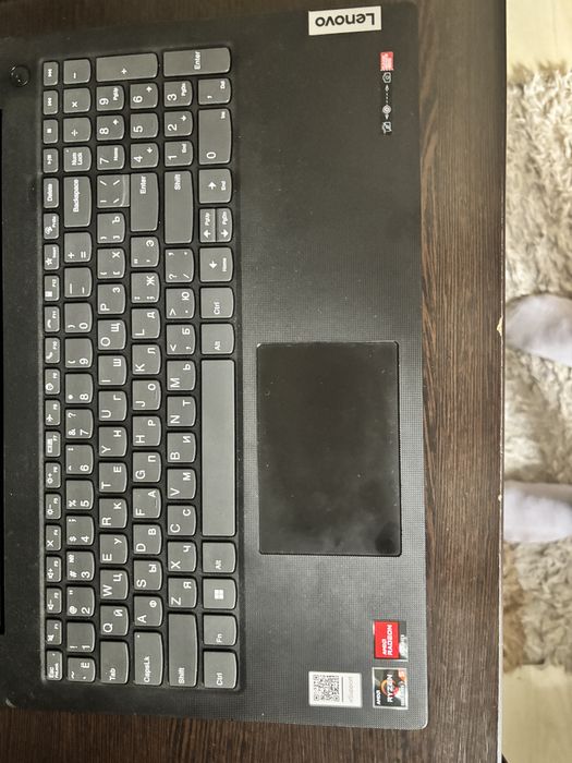 Ноутбук Lenovo V15