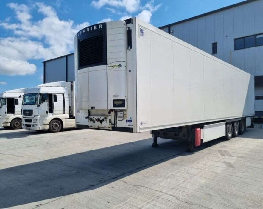 Se vinde 2 camioane si 2 semiremorci frigorifice