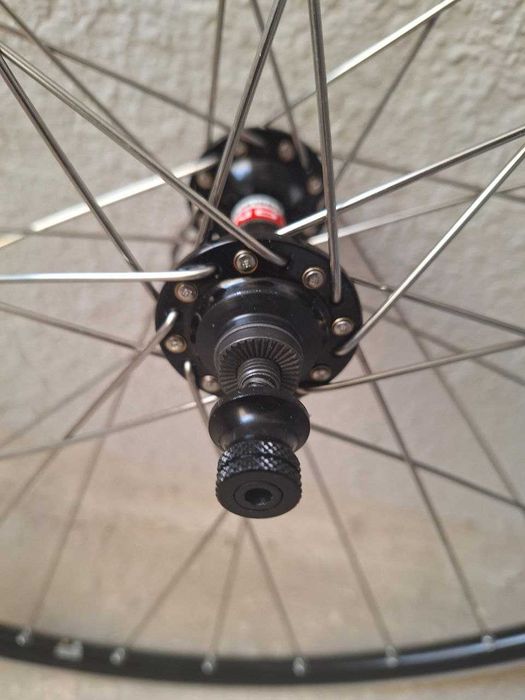 Кастомный шоссейный вилсет Mavic.