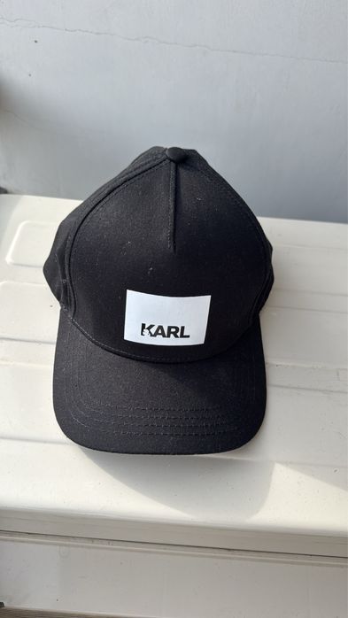 Шапка Karl Lagerfeld