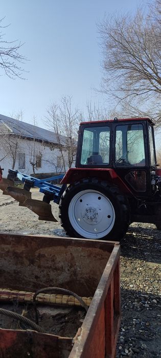 Yumz traktor komplek sotilsdi