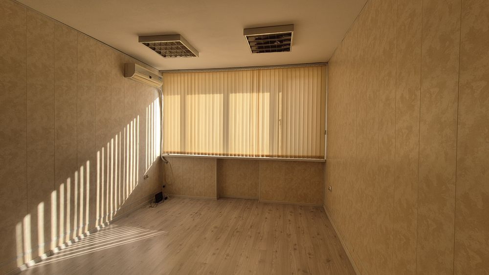 Дава се под наем Офис в Варна, ХЕИ - 20 кв.м за 178.5 € - Снимка #1