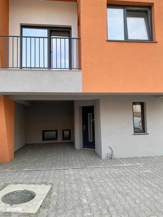 Apartament tip casa, 3 camere pe 2 nivele, gradina privata plus garaj