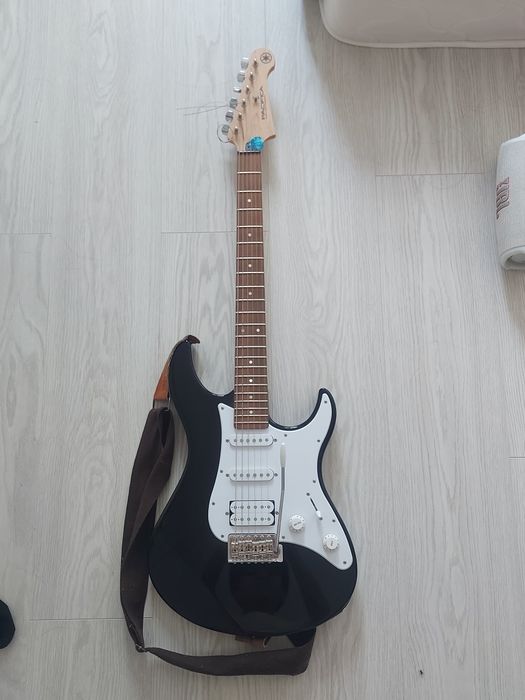 Электрогитара Yamaha pacifica 012 black