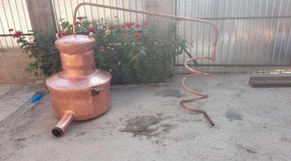 Vand cazane de facut tuica