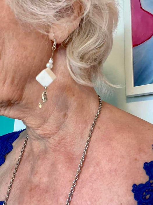 Комплект колие и обици в синьо и бяло с рибки модел 66