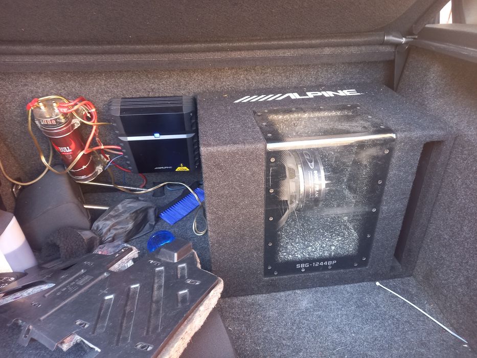 Sistem audio auto Alpine Bass, Casetofon, Statie