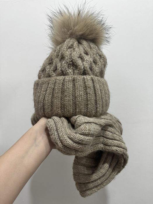 Шапка с шарфом женская