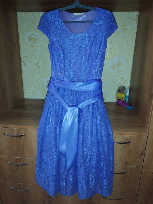 Продам праздничные платья