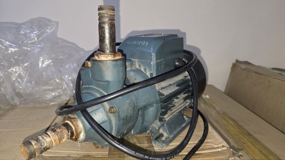 Насосы погружные и наружные.