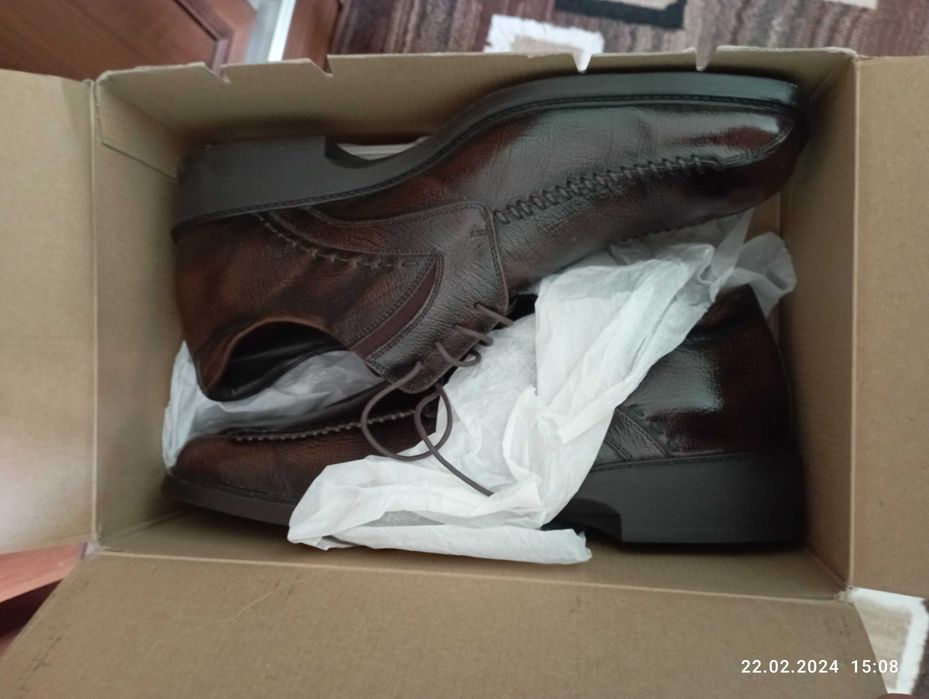 Эркаклар ойок кейими, 44-45размер,ишлаб чикариш-Англия, 100&