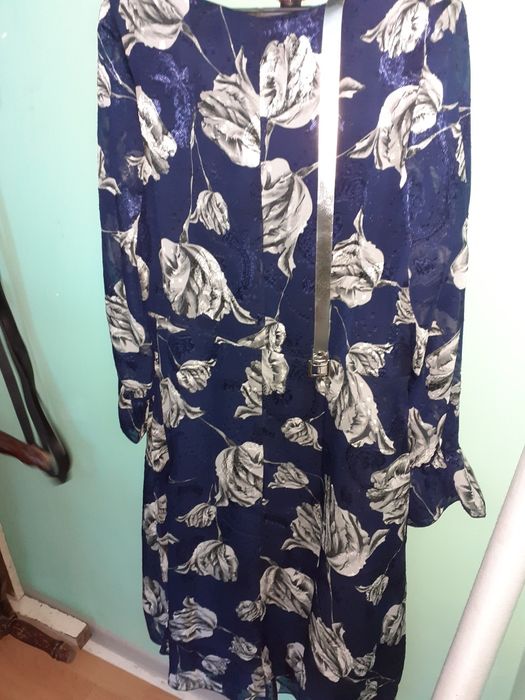 Продам платье женское