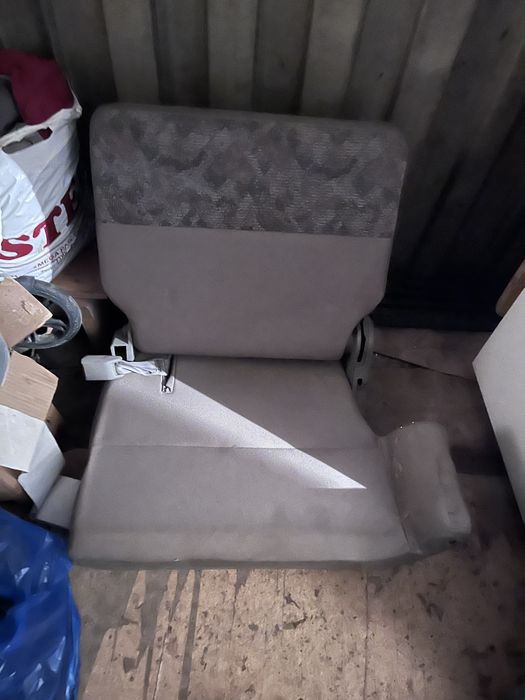 Продам сиденье на Патрол 61