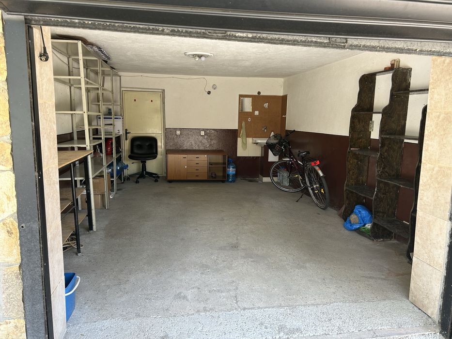 Гараж под наем !!!