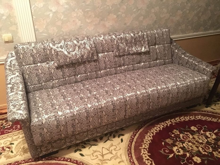 Divan Kreslo sotiladi xolati juda yaxshi, kreslo ochiladi yigiladi