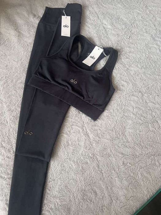 Спортен екип Alo yoga