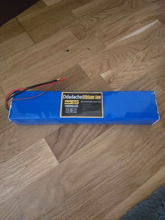 Vând baterie acumulator xiaomi m368, noua,36v si acumulator 36v nou