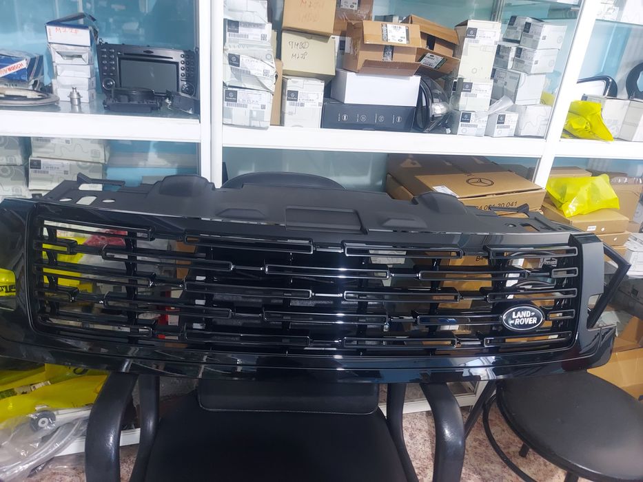Решётка радиатора черный на range rover L460