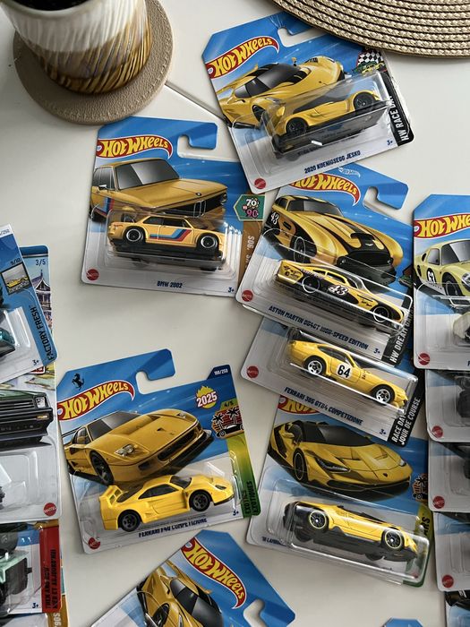 Hot wheels aston martin db4gt