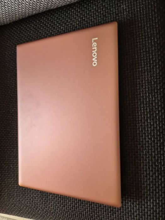 Vând laptop Lenovo