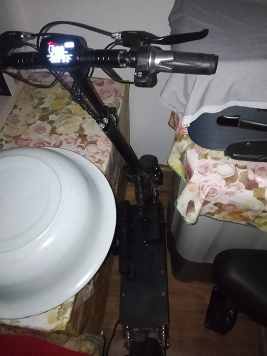 Продам электросамокат.