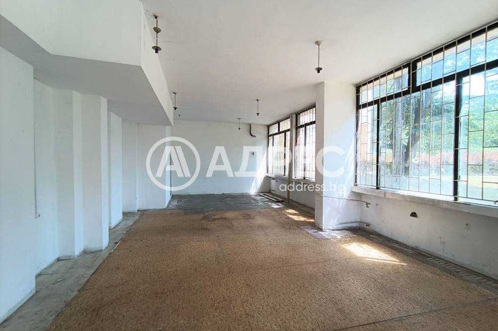 Дава се под наем Магазин в Разград, Васил Левски - 100 кв.м за 459 € - Снимка #3