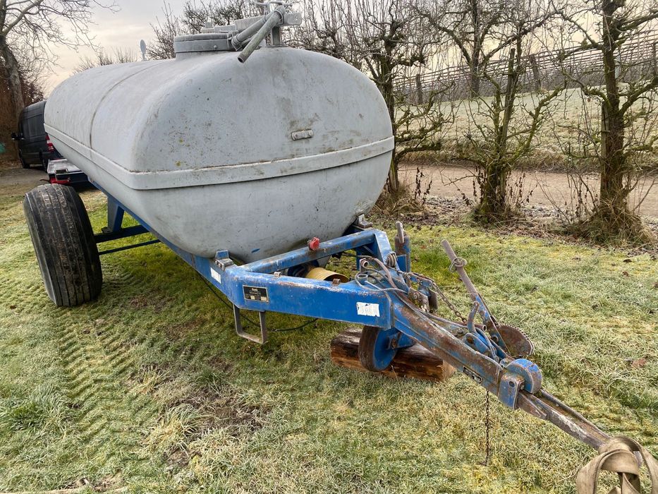 Bazin cisterna pentru apa 4400 litri