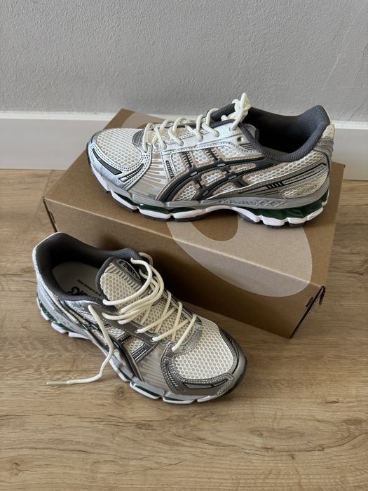 Продаю новые кроссовки ASICS