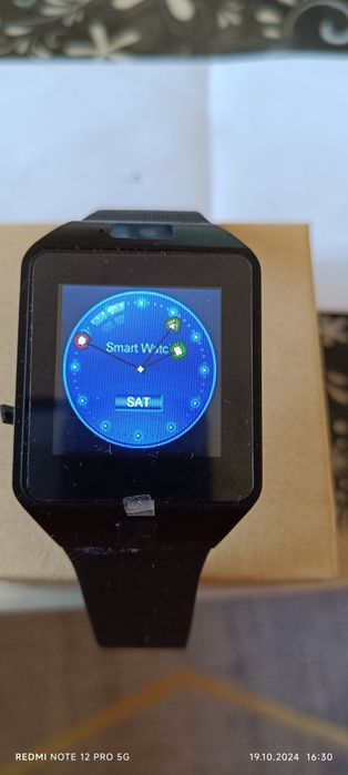 Продавам нов смарт часовник .