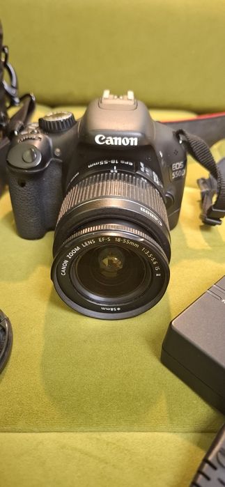 Canon EOS 550D + EF-S 18-55mm IS II + оригинална Canon чанта + пълен комплект
