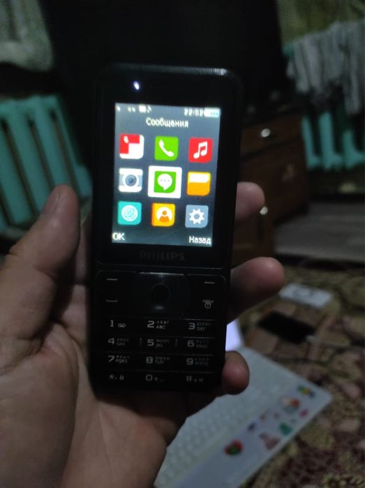 Продам кнопочный телефон PHILIPS