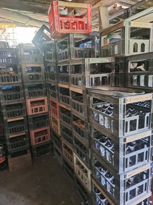 Yashik taralar sotiladi 150-200 ta bor