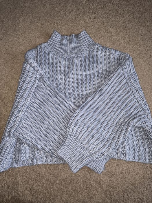 Тёплый свитер женский