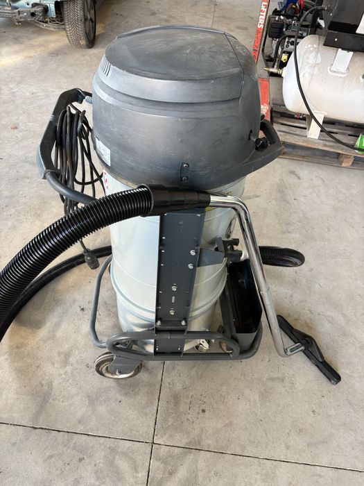 Индустриална прахосмукачка Nilfisk S3