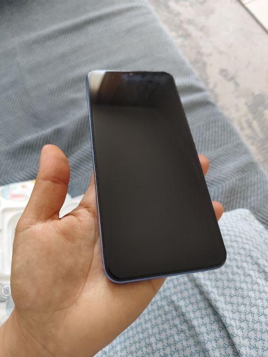 Продам телефон невключается