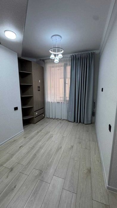 Продаю квартиру в Яшнабадском районе Новострой ул ИЗЗАТ 2х ком 2-этаж