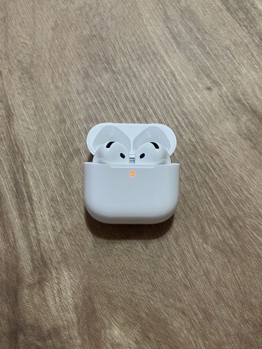 Vand AirPods 4 noi